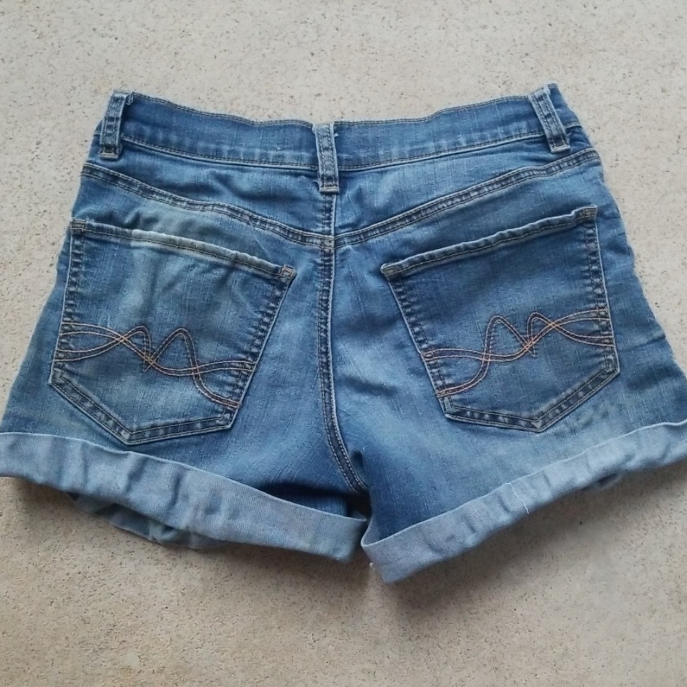 RELISTED Stretch denim shorts - Picture 2 of 2